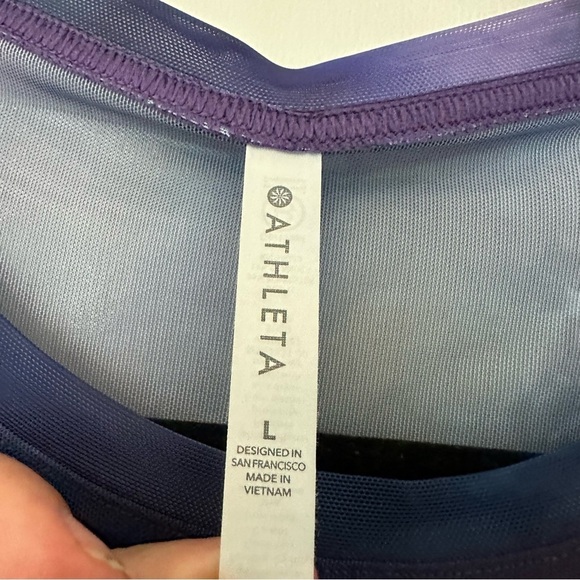 Athleta Women’s Galaxy Over Size Fine Mesh Short Sleeve Tee Large - Picture 4 of 5